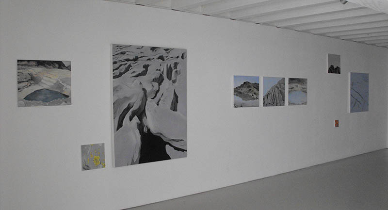 Vue de l'exposition "Reliefs" à la Ferme de la Chapelle