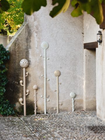 Sculpture en grès émaillé d'Adrien Chevalley "Séquence 1", vue de l'exposition "Appendices" à la Ferme de la Chapelle