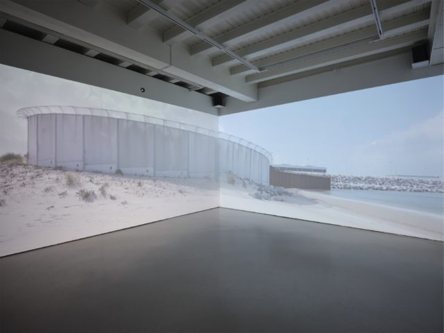 Vidéo "Des allers vers" d'Elisa Larvego, vue de l'exposition "En tous lieux" à la Ferme de la Chapelle