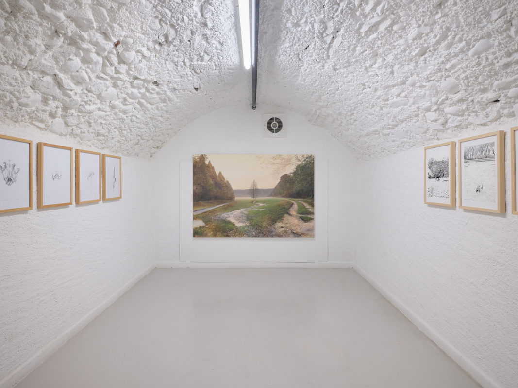 Vue de l'exposition "Les ruisseaux aériens" à la Ferme de la Chapelle